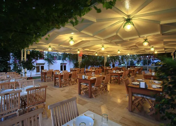Catamaran Hotel