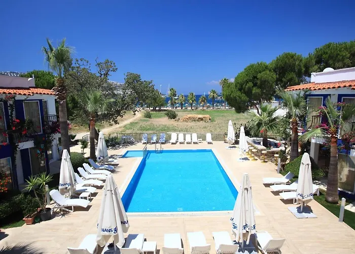 Catamaran Hotel