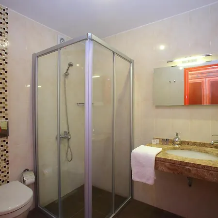 Catamaran 2*