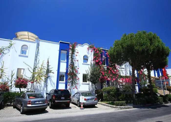 Catamaran Otel Gündoğan