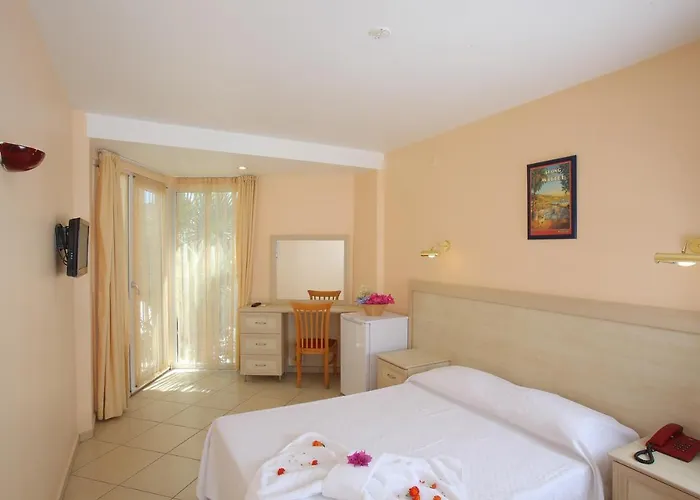 Catamaran Gündoğan